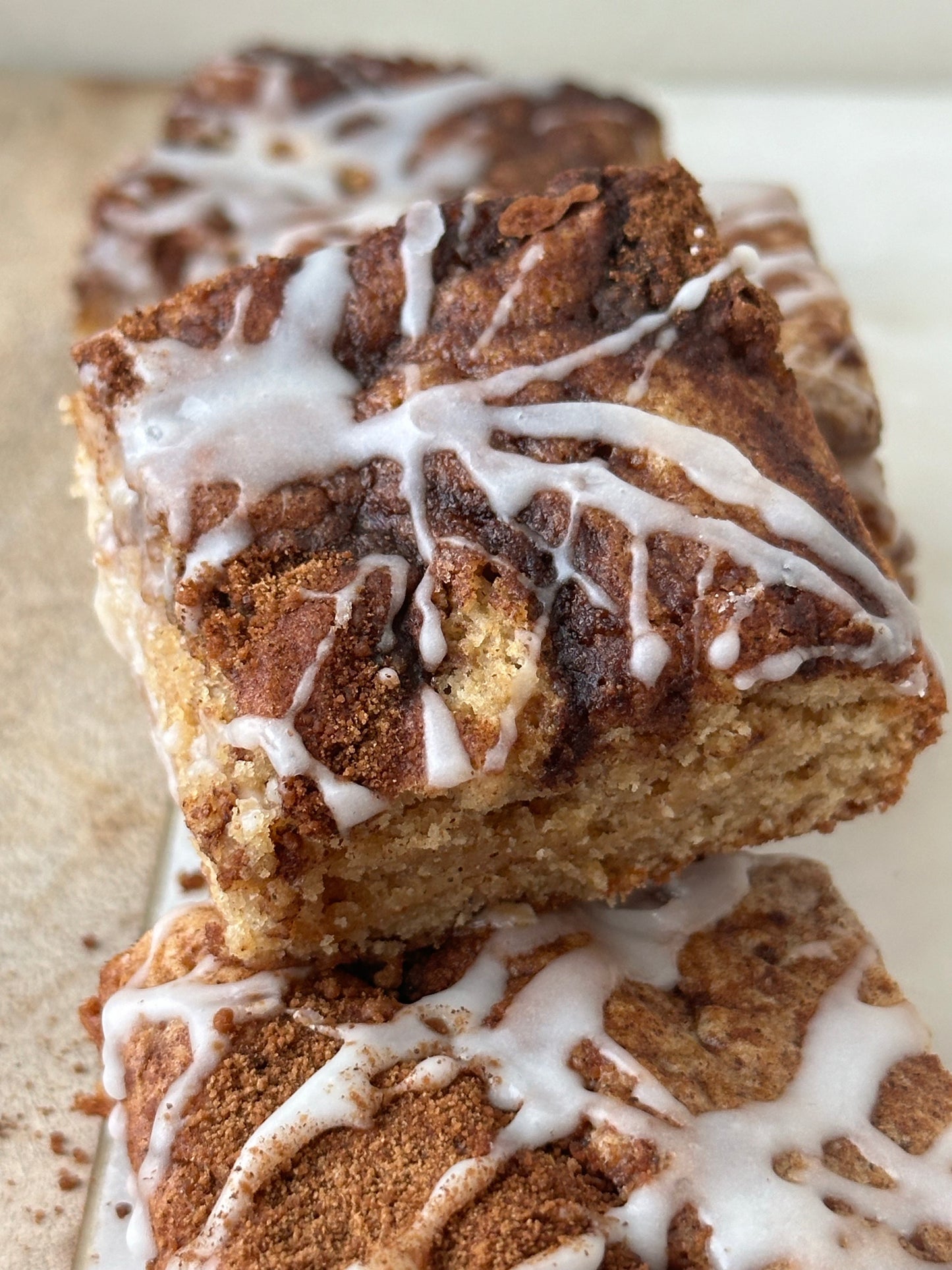 Cinnamon Roll Blondie Bars